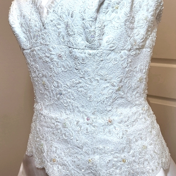 Da Vinci Modern Romantic White Orchid Boutique Gown Dress - Picture 5 of 16